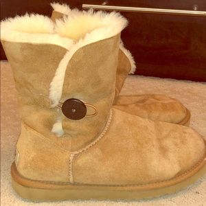 New tan ugg boots- with button on the sides